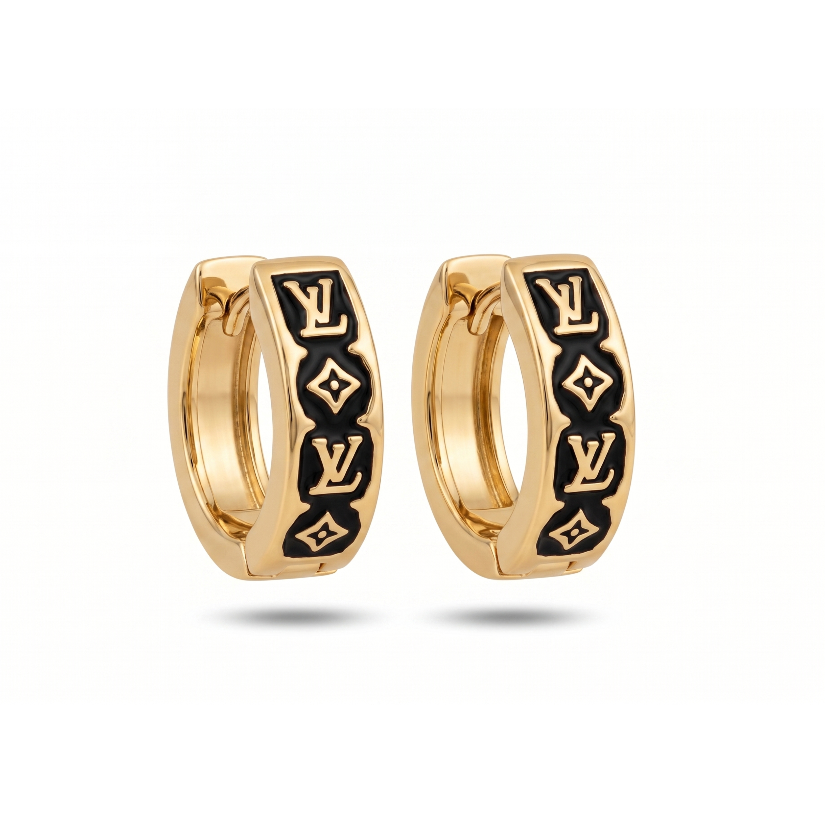 ARETES LV BAÑO DE ORO 18K